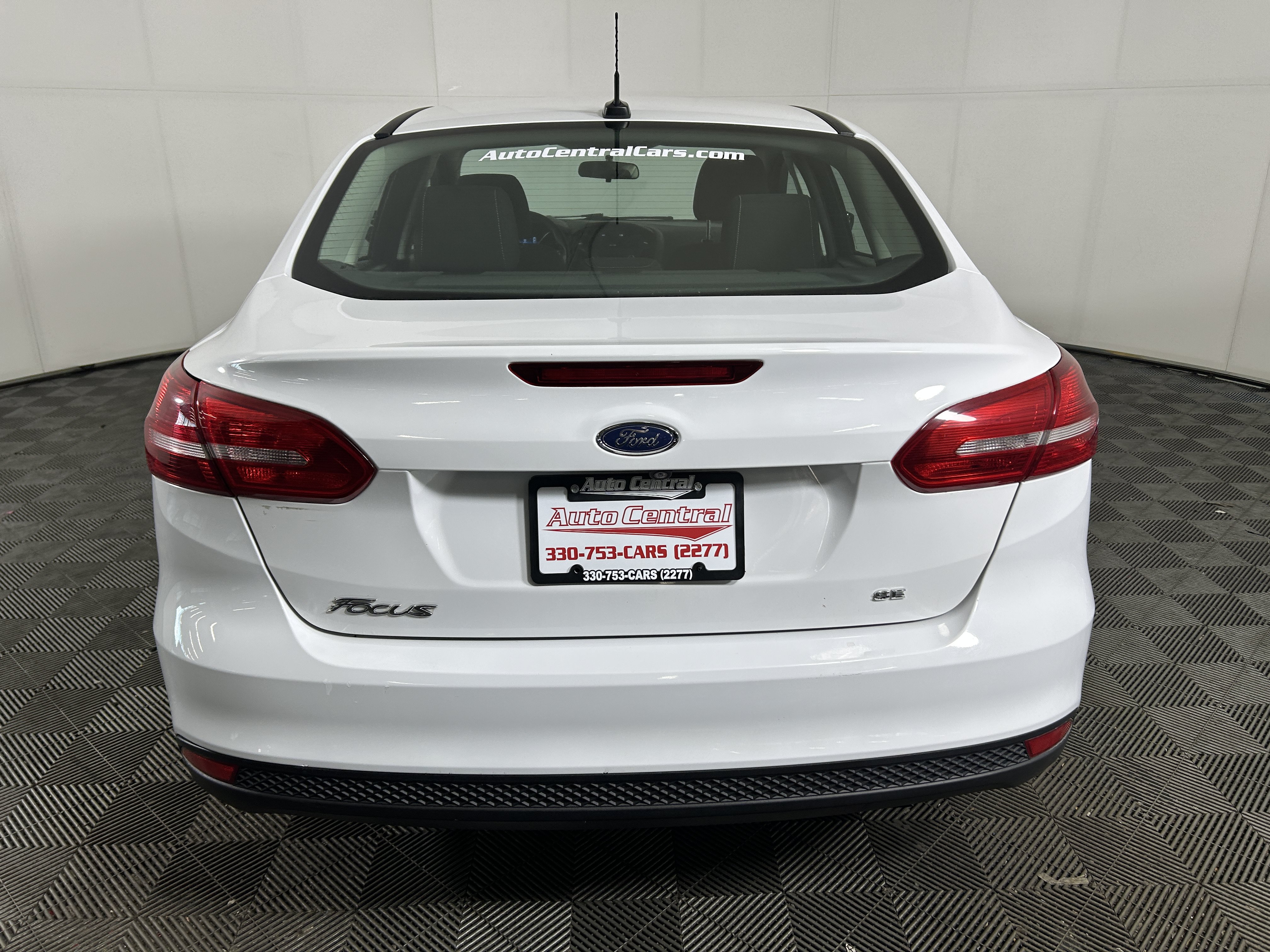 Used 2018 Ford Focus SE FWD image 7