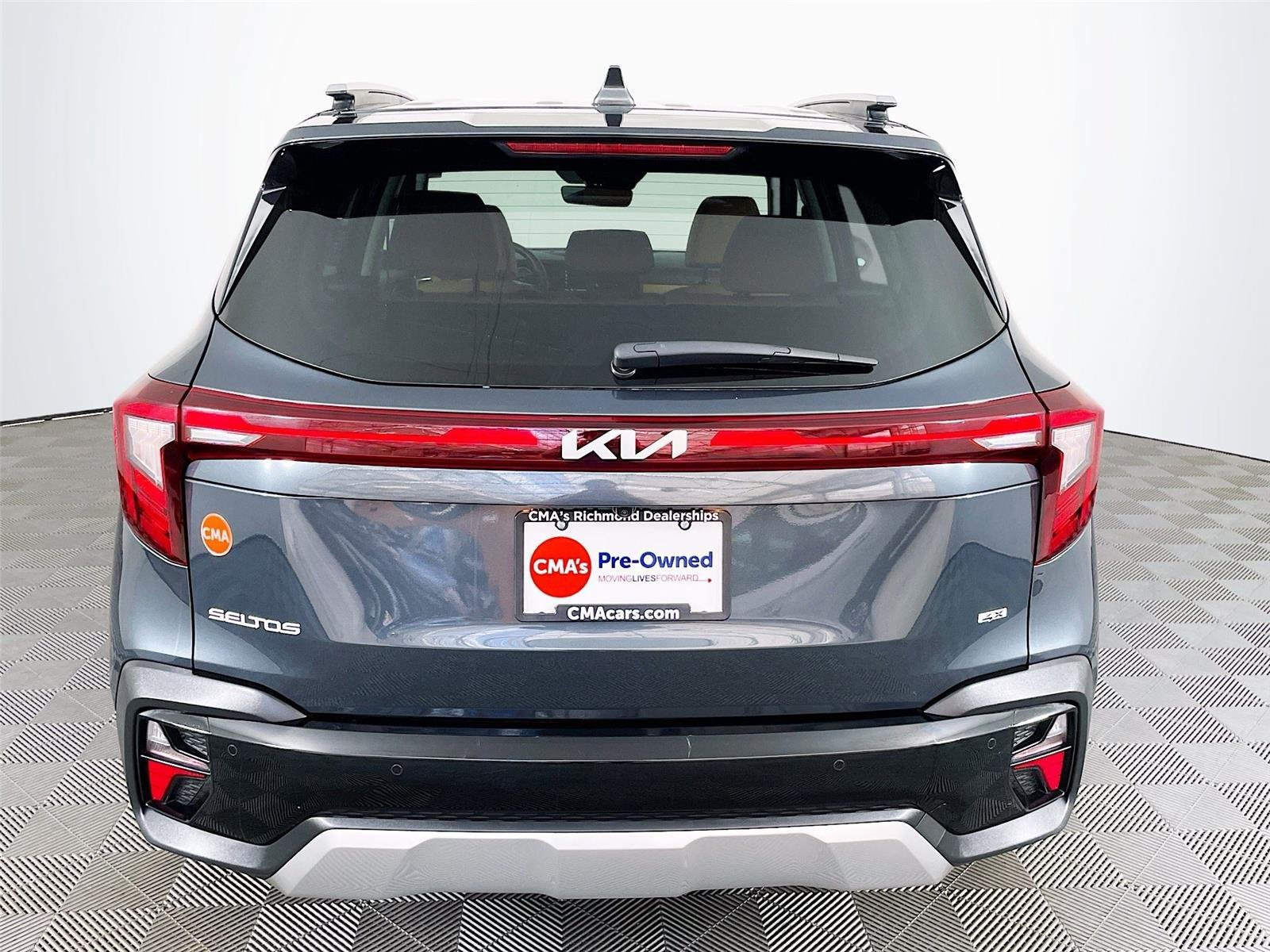 Certified 2025 Kia Seltos EX w/ EX Sunroof Package AWD/4WD image 9
