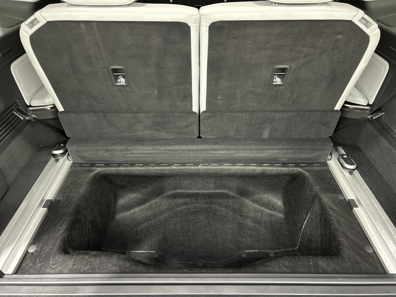 Used 2024 Rivian R1S Adventure AWD/4WD image 26