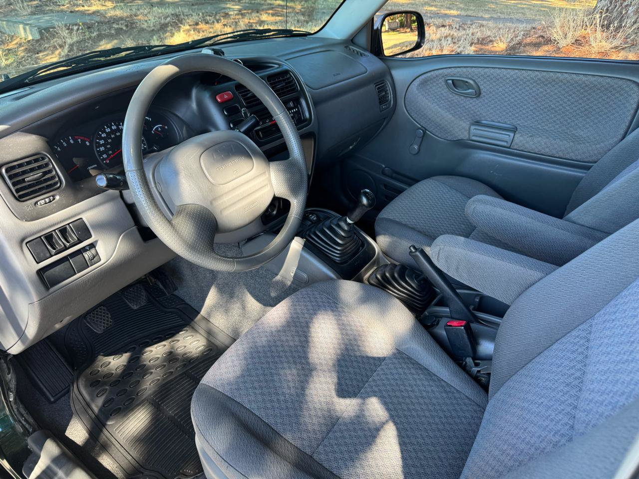 Used 2002 Chevrolet Tracker 4WD Convertible image 10
