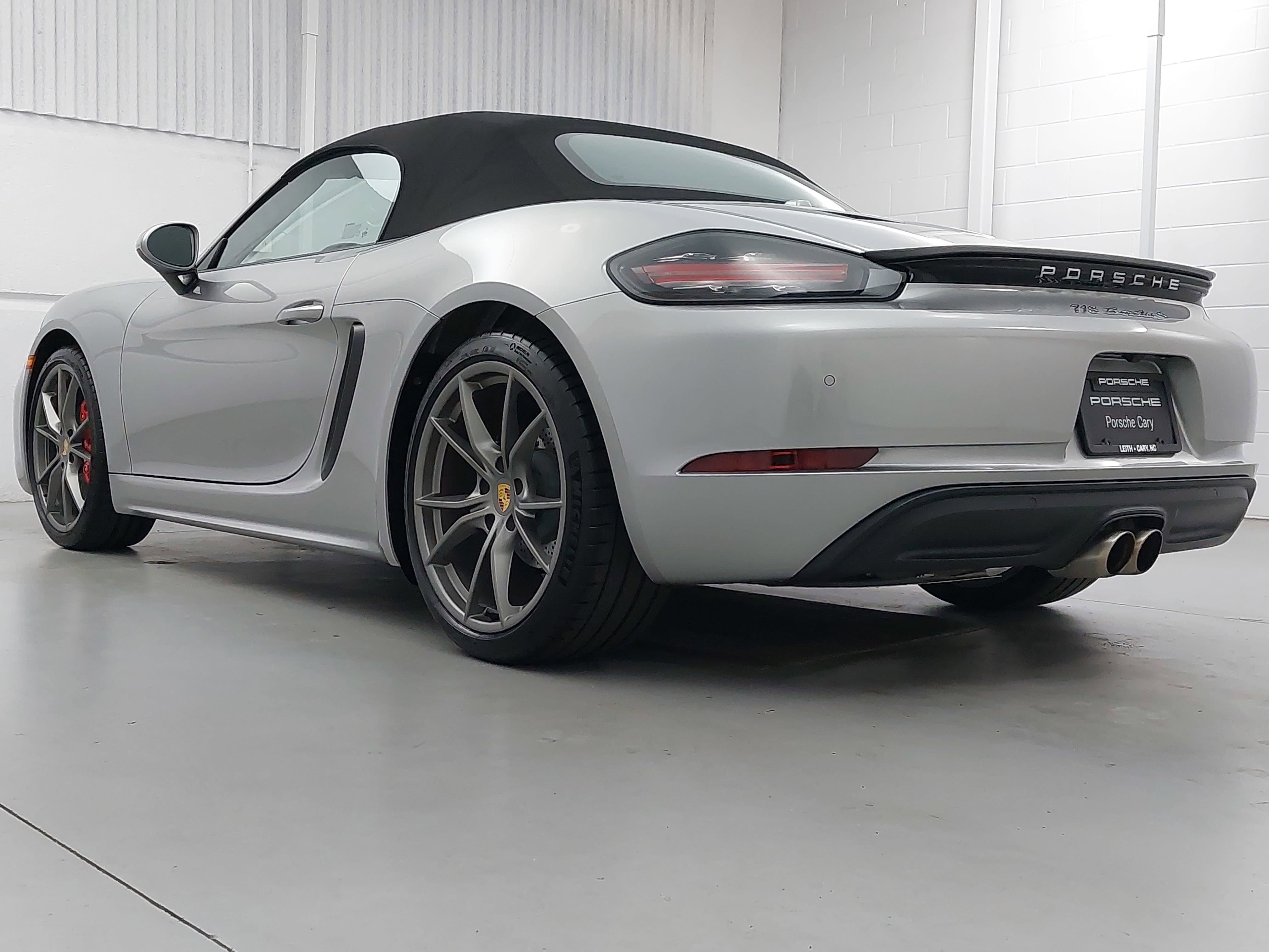 Used 2025 Porsche 718 Boxster S RWD image 3