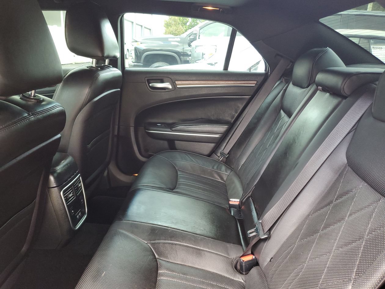 Used 2019 Chrysler 300 C RWD image 9