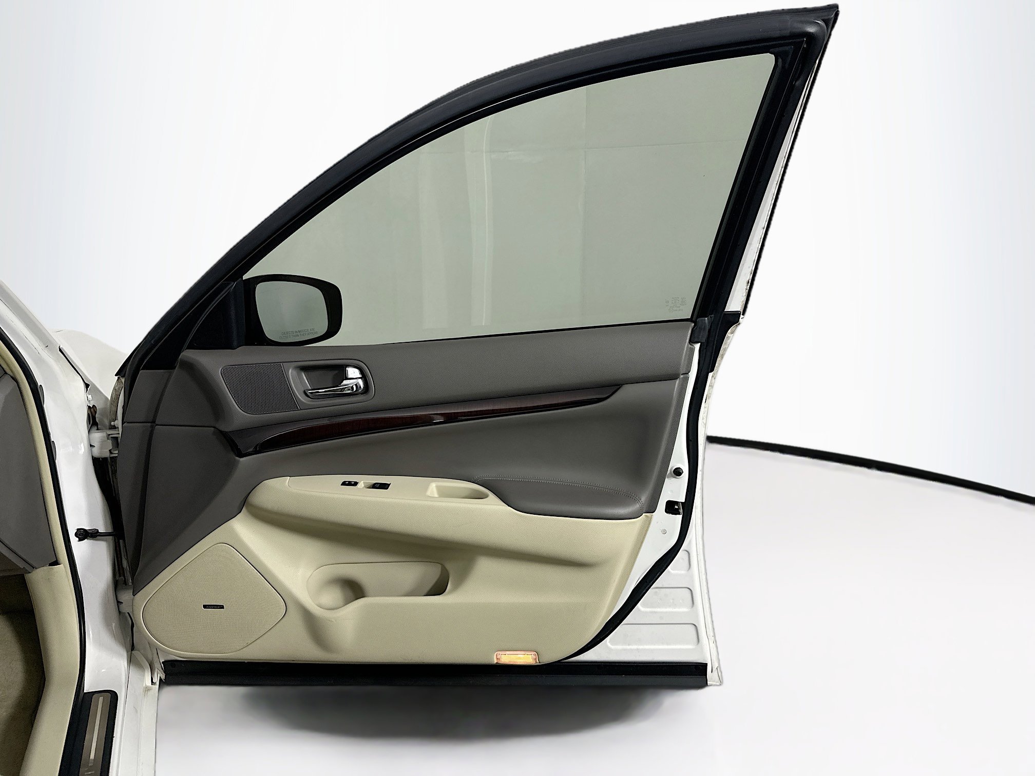 Used 2013 INFINITI G37 Journey w/ Premium Pkg image 32