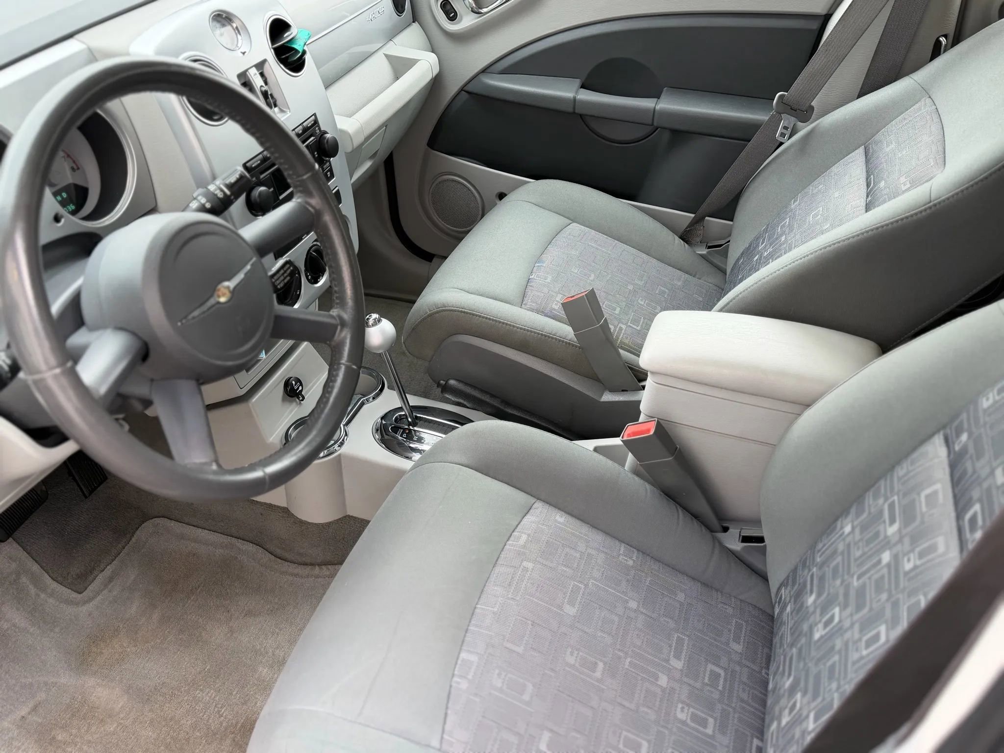 Used 2010 Chrysler PT Cruiser image 15