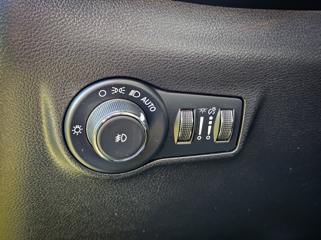 Used 2022 Jeep Compass Limited AWD/4WD image 14