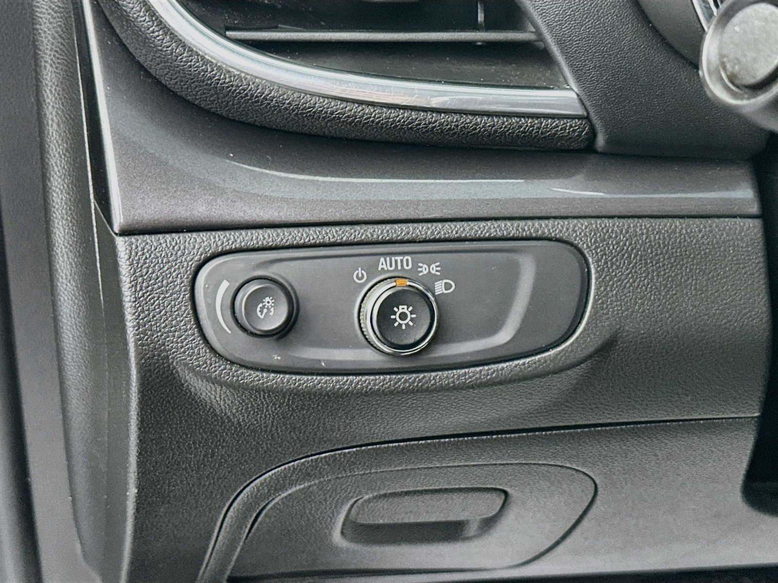 Used 2019 Buick Encore Preferred FWD image 10