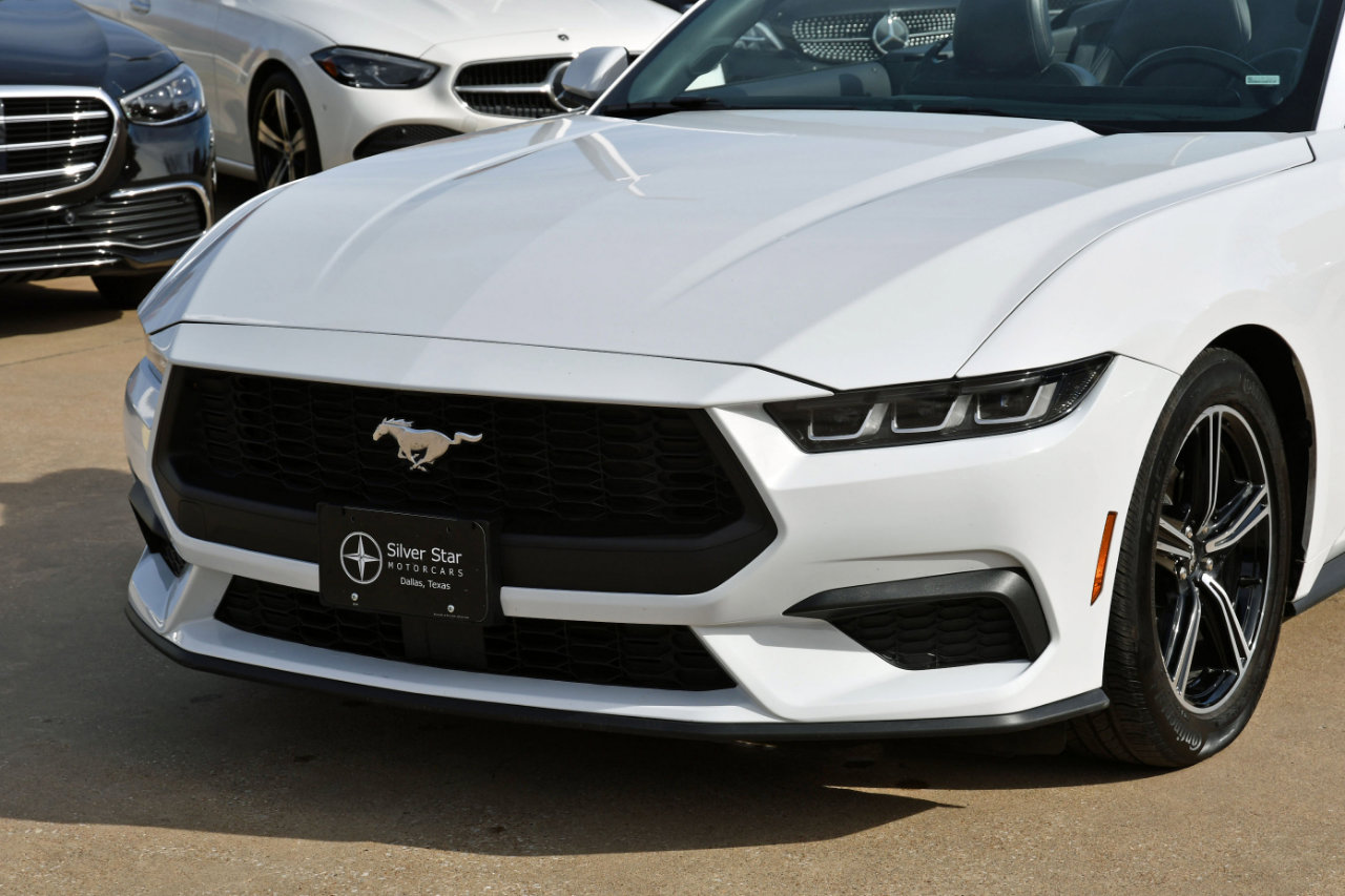 Used 2025 Ford Mustang Premium image 3