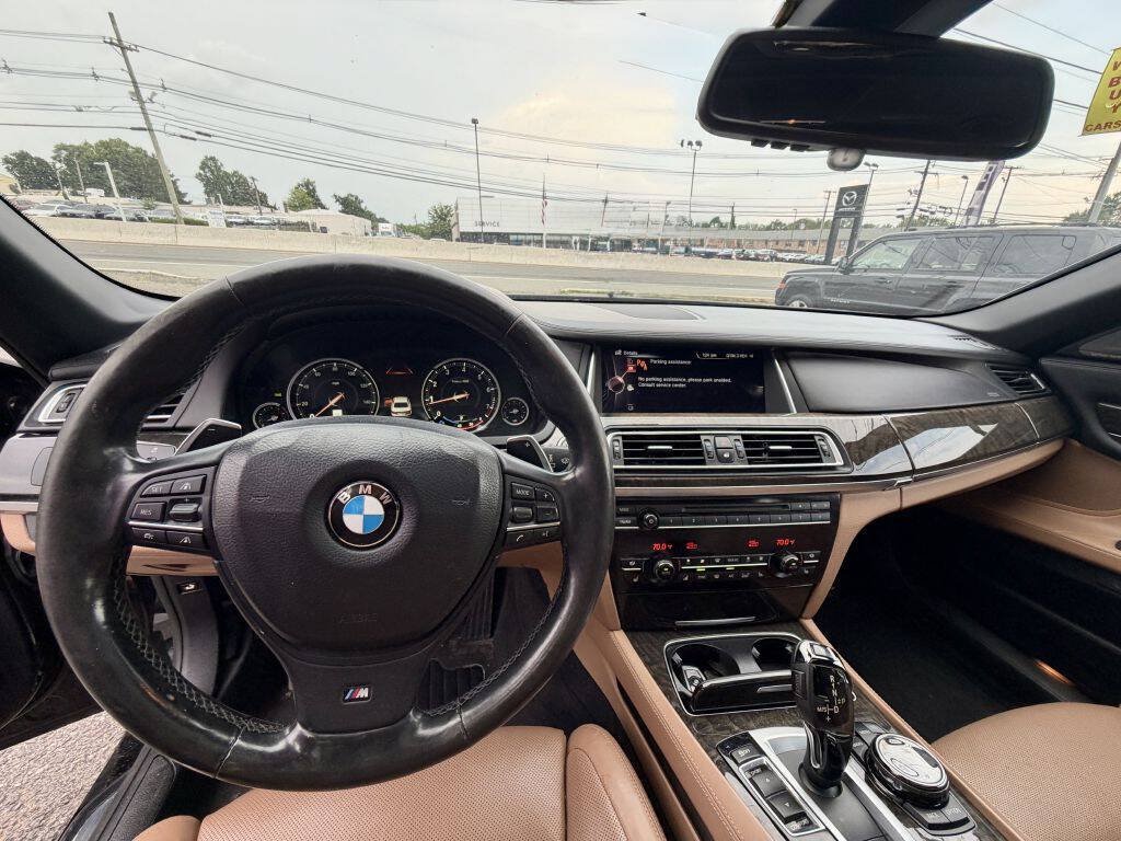 Used 2015 BMW 750Li xDrive AWD/4WD image 16