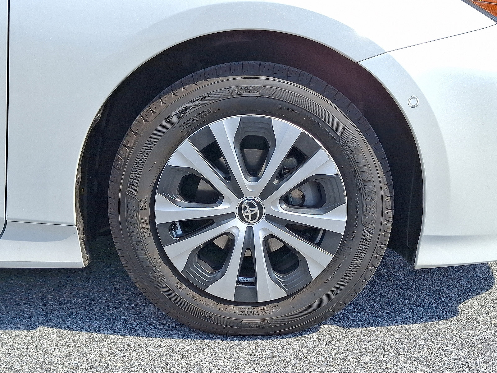 Certified 2021 Toyota Prius XLE image 9