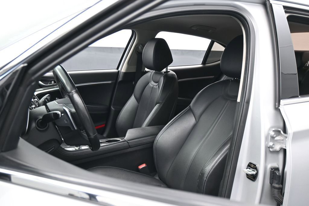 Used 2019 Genesis G70 2.0T Advanced RWD image 10