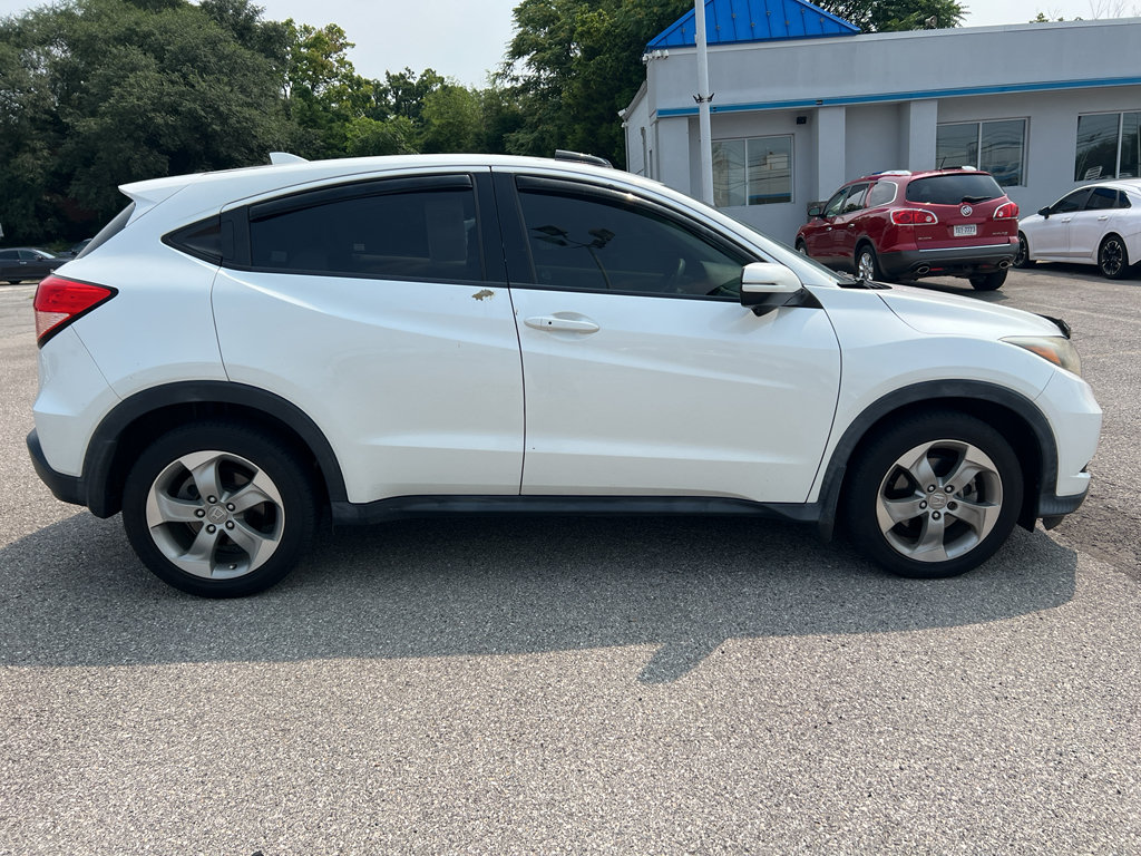 Used 2017 Honda HR-V EX image 4
