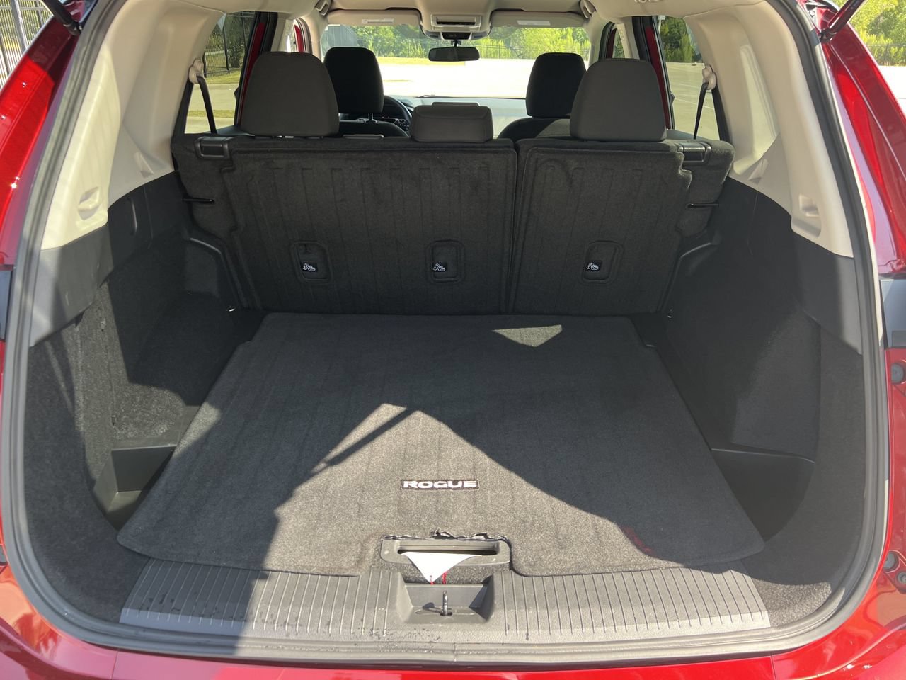 Used 2025 Nissan Rogue S FWD image 21