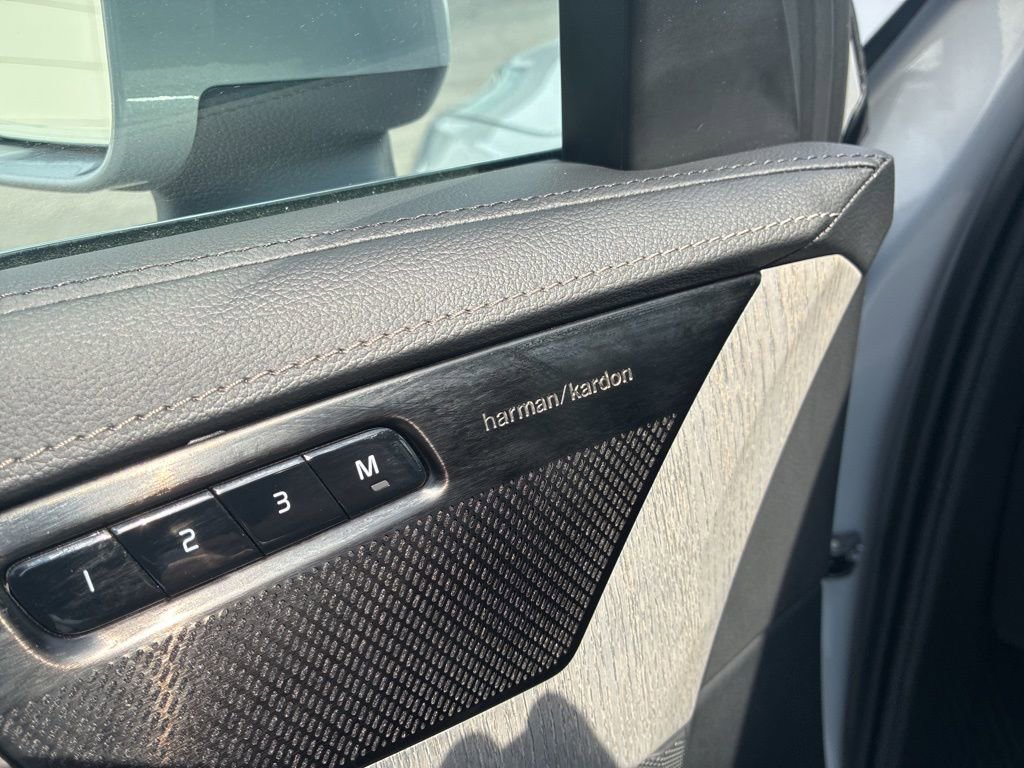 Used 2024 Volvo XC90 T8 Ultimate image 8