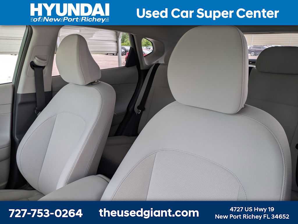 Certified 2024 Hyundai Kona SEL FWD image 7