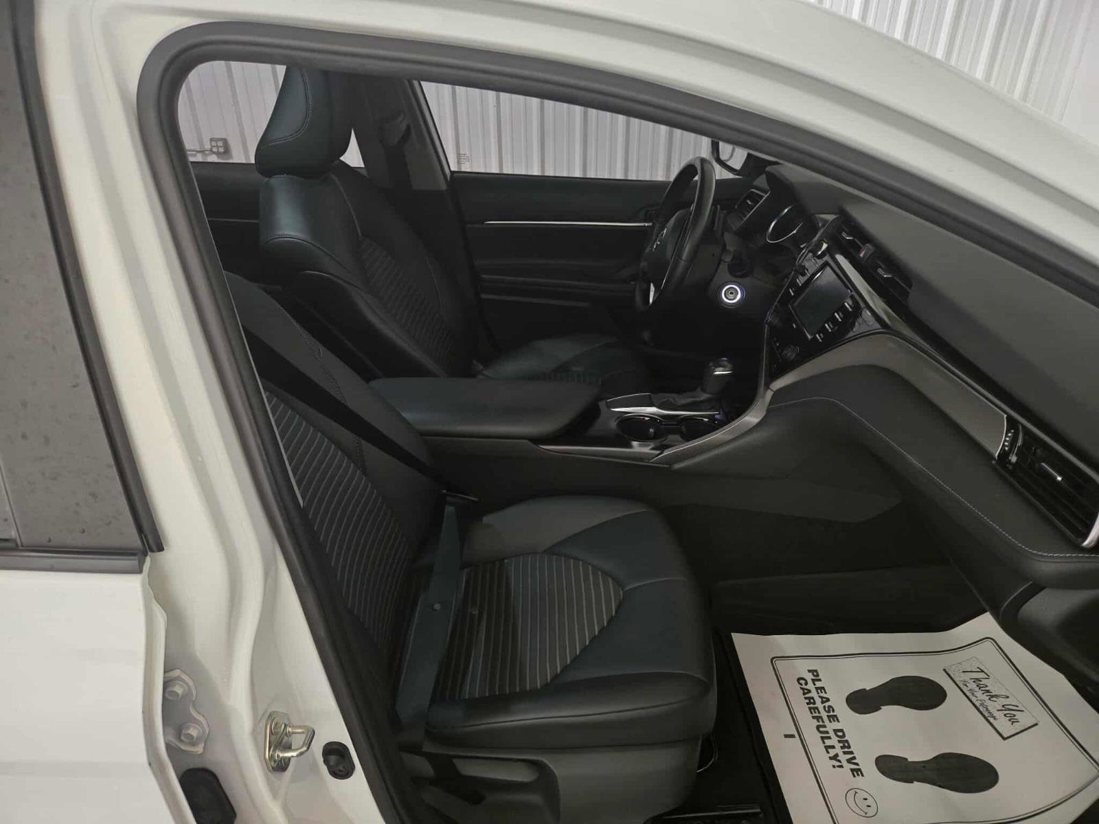 Used 2020 Toyota Camry SE image 19
