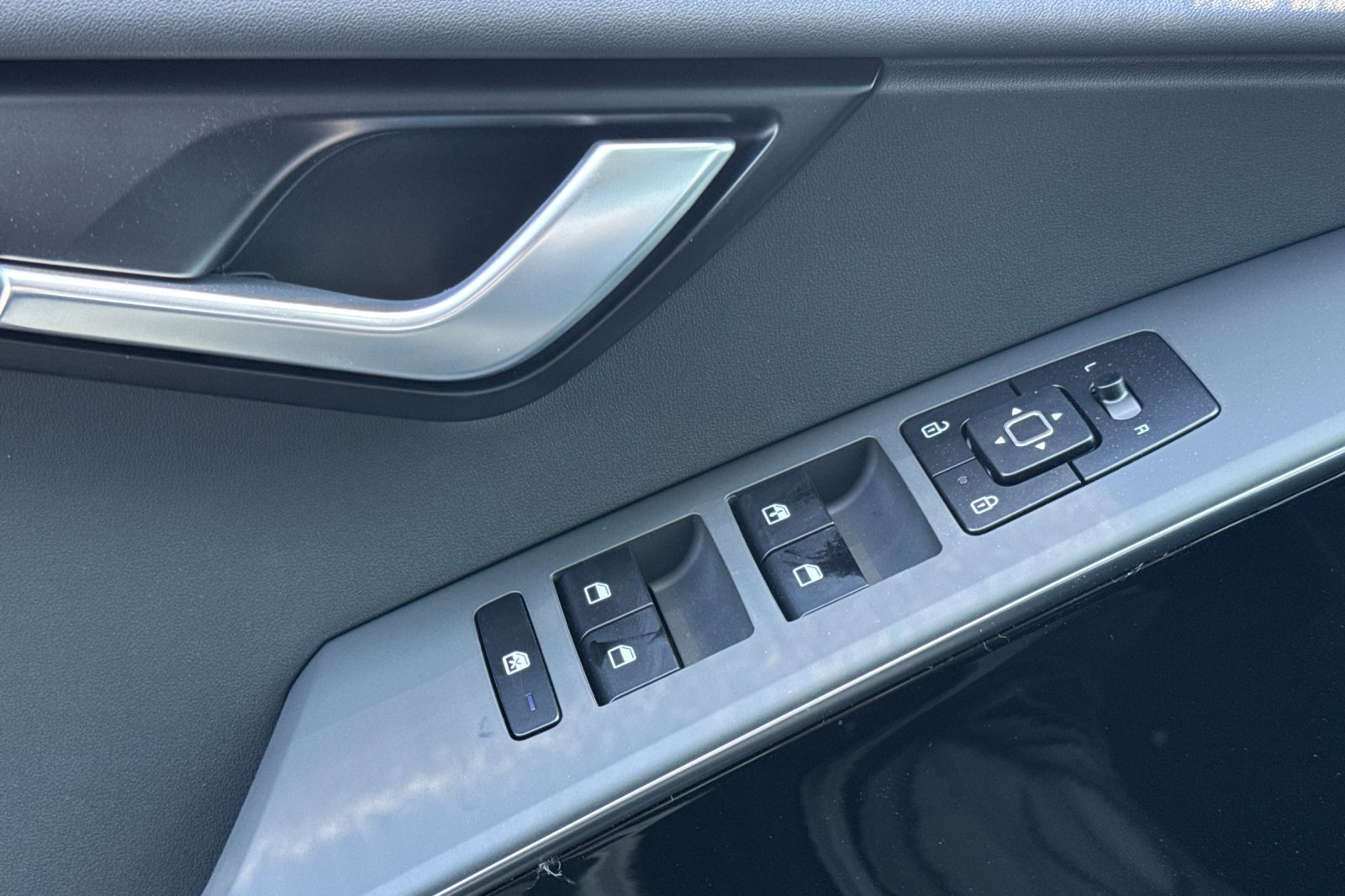 New 2026 Kia Niro Wind FWD image 11