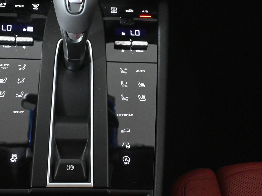 New 2026 Porsche Macan AWD/4WD image 25