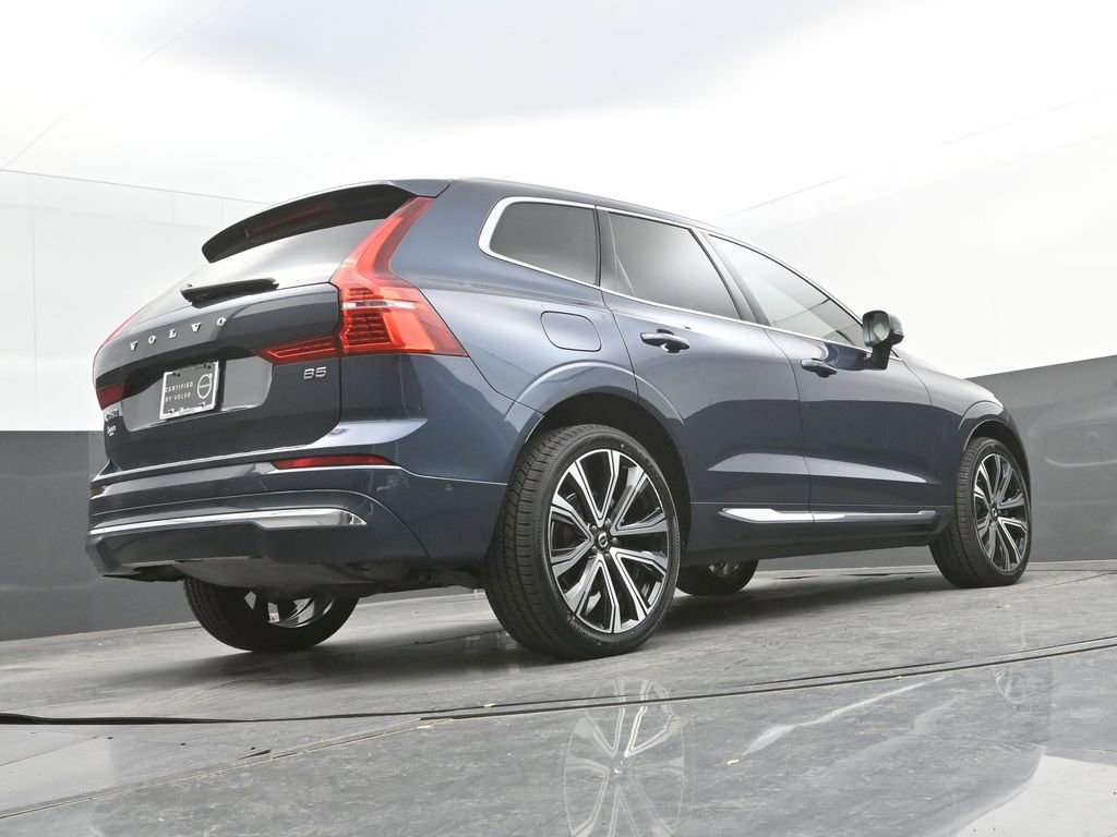Certified 2023 Volvo XC60 B5 Ultimate w/ Protection Package Premier image 35