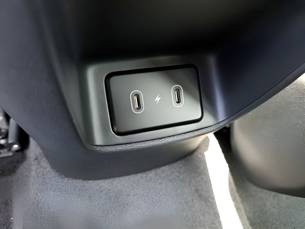 New 2026 Hyundai Elantra Limited image 8