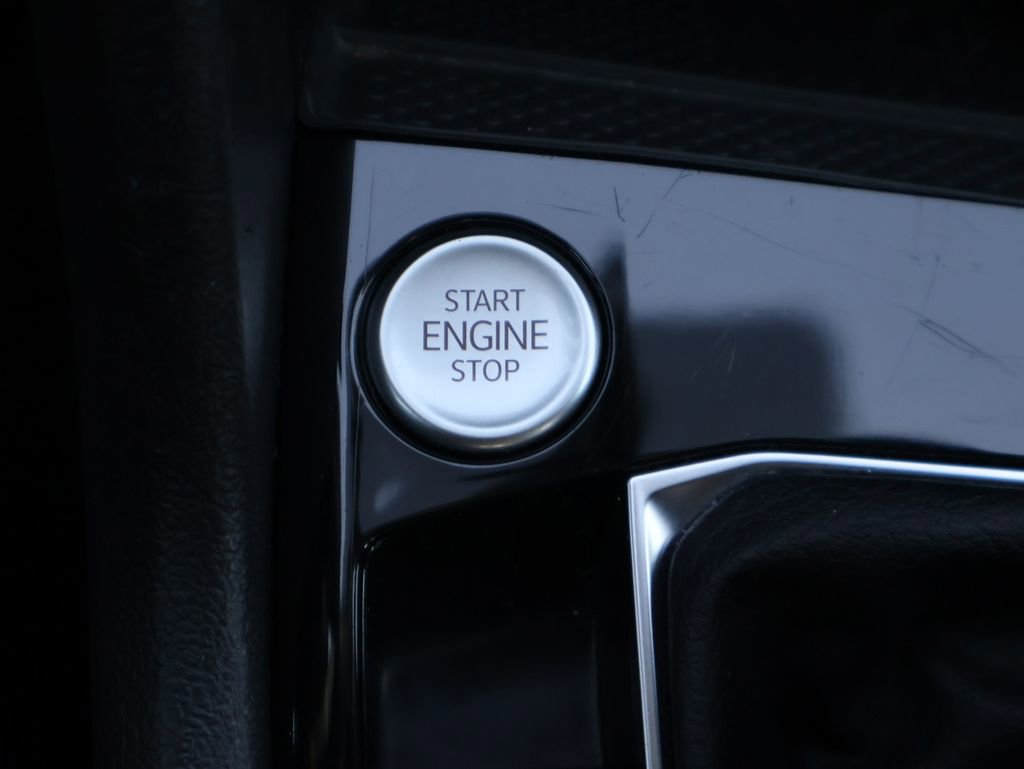 Certified 2024 Volkswagen Taos SE image 28