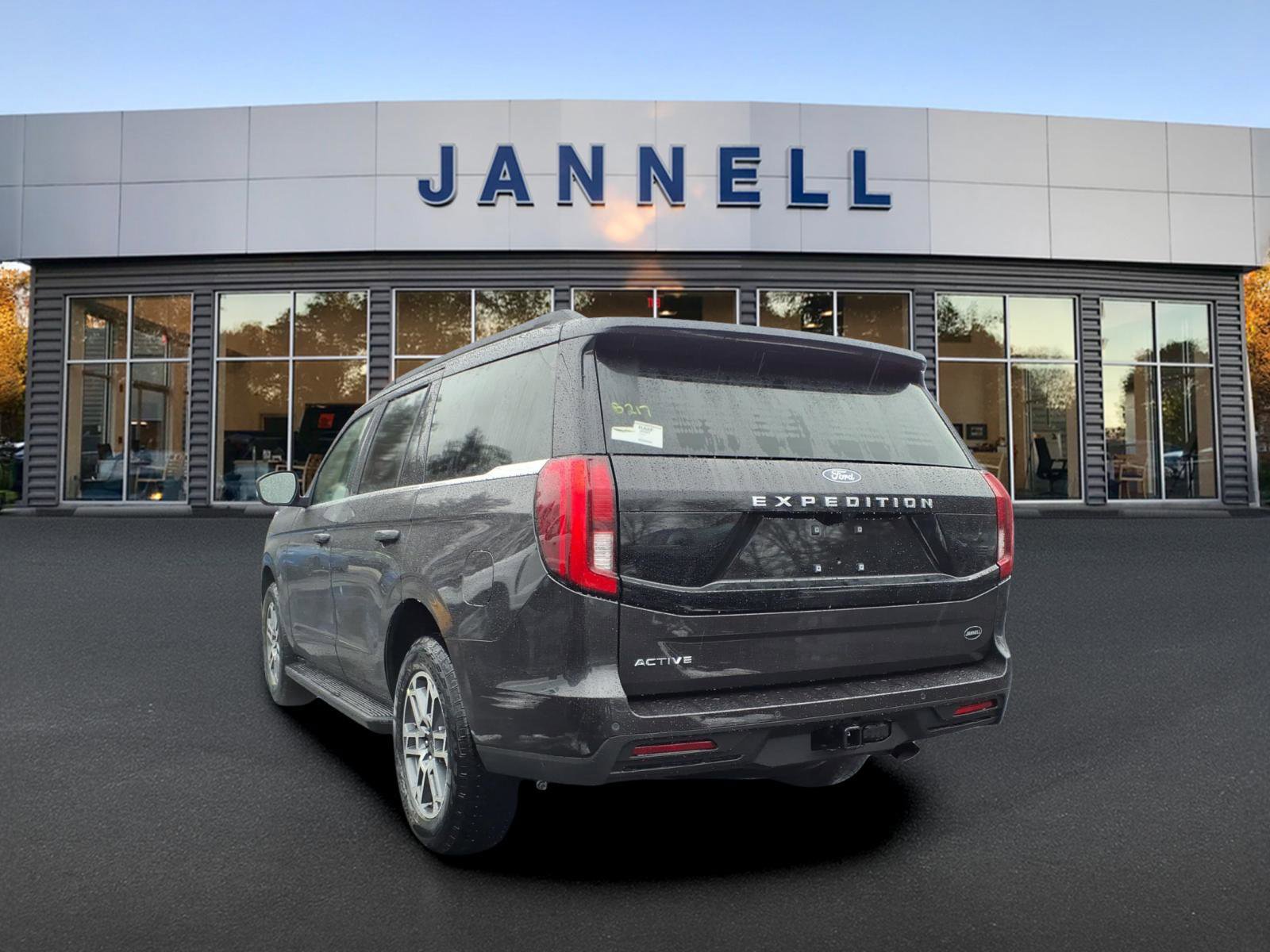 New 2026 Ford Expedition Active image 4