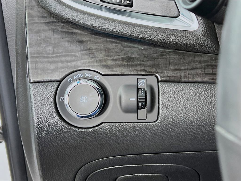 Used 2016 Buick Encore Premium image 9