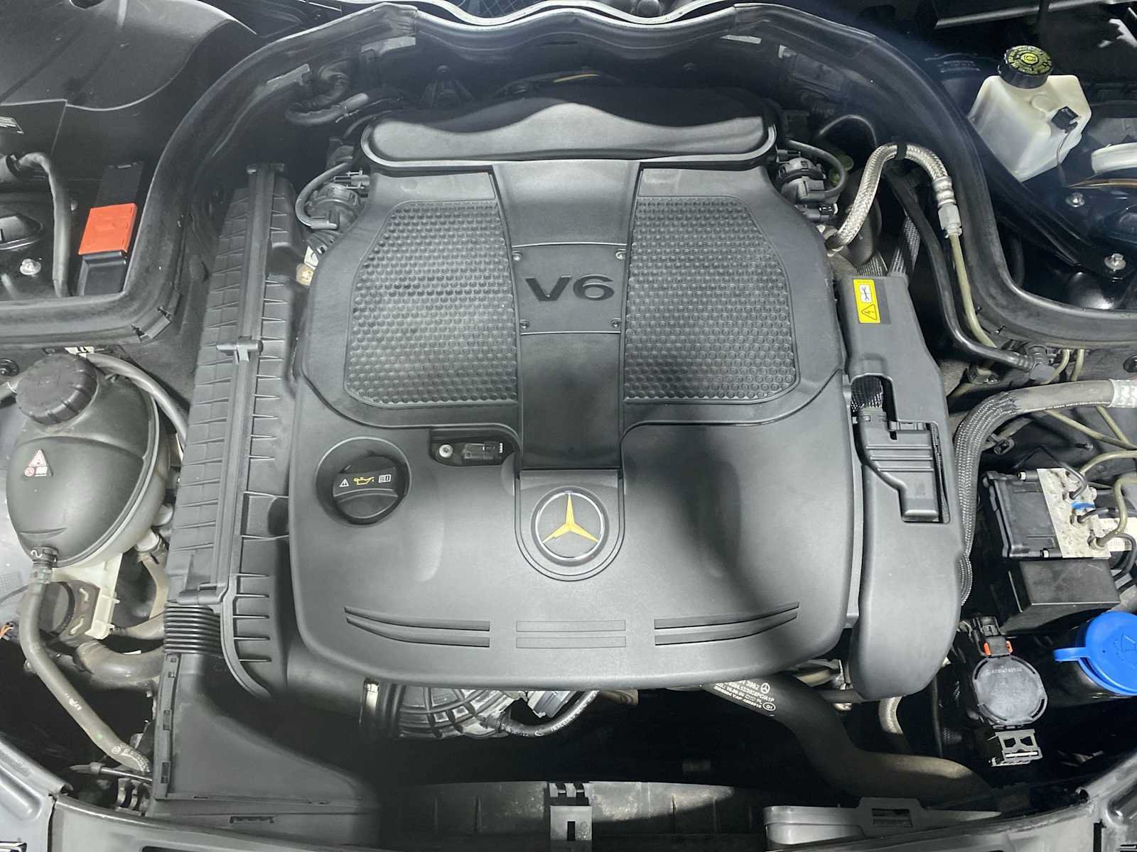 Used 2013 Mercedes-Benz C 300 4MATIC Sedan image 9