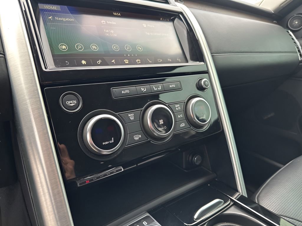 Used 2020 Land Rover Discovery HSE Luxury image 31
