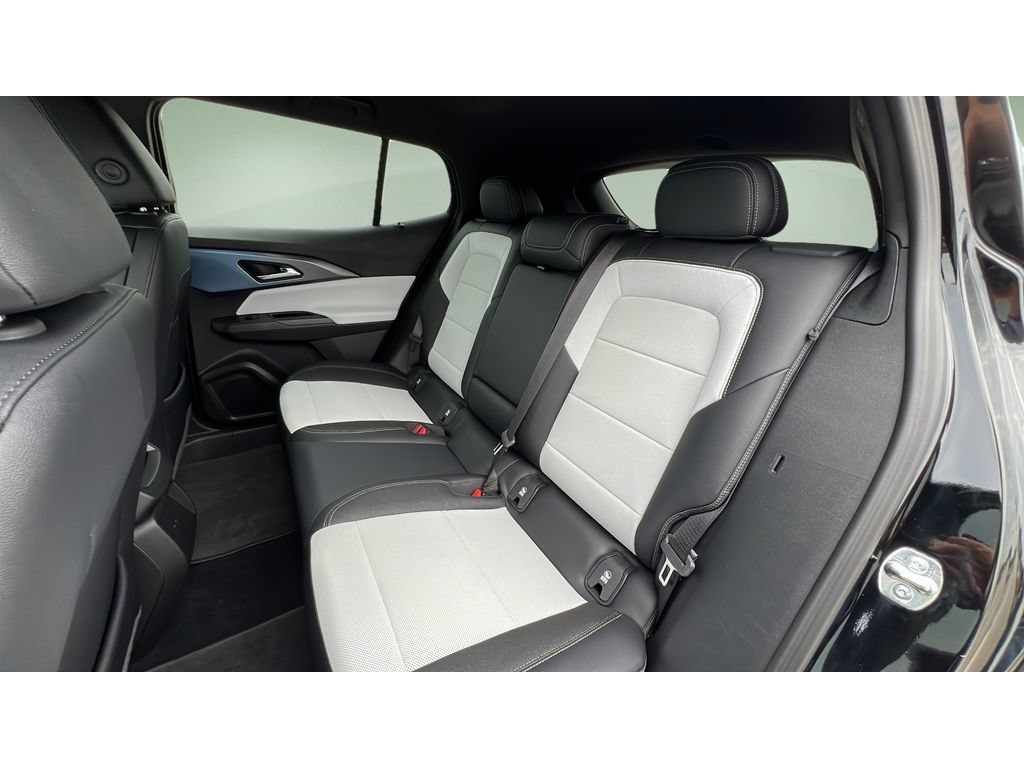 Certified 2025 Chevrolet Equinox EV LT FWD image 28