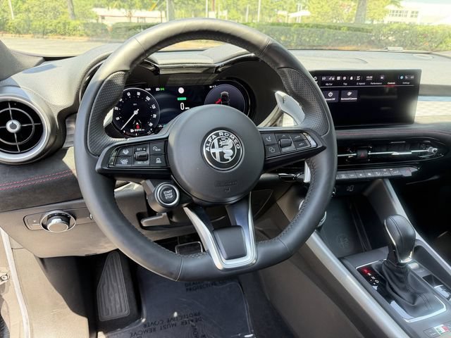 Used 2024 Alfa Romeo Tonale Veloce w/ Active Assist Package AWD/4WD image 14
