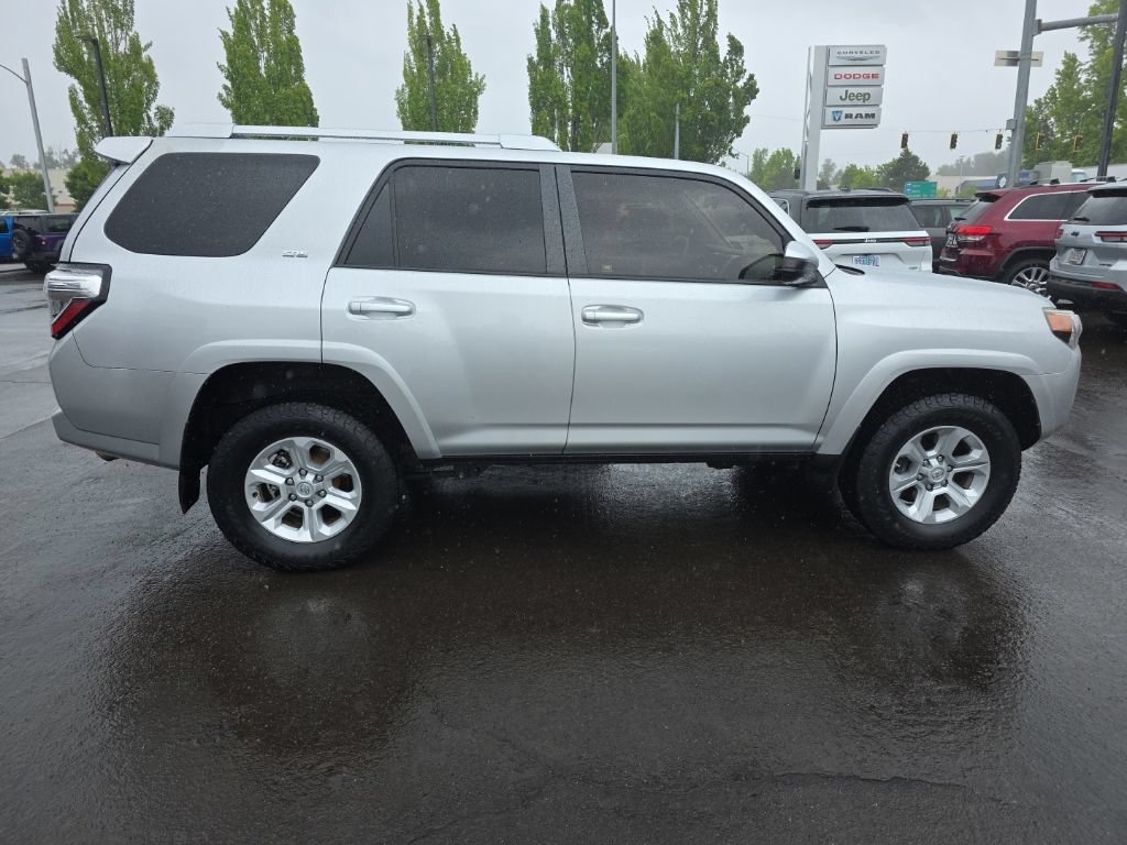 Used 2018 Toyota 4Runner SR5 AWD/4WD image 6