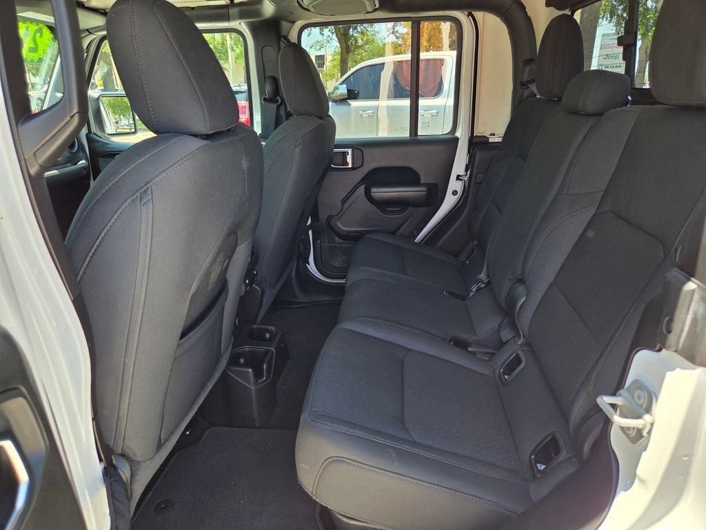 Used 2021 Jeep Gladiator Sport AWD/4WD image 16