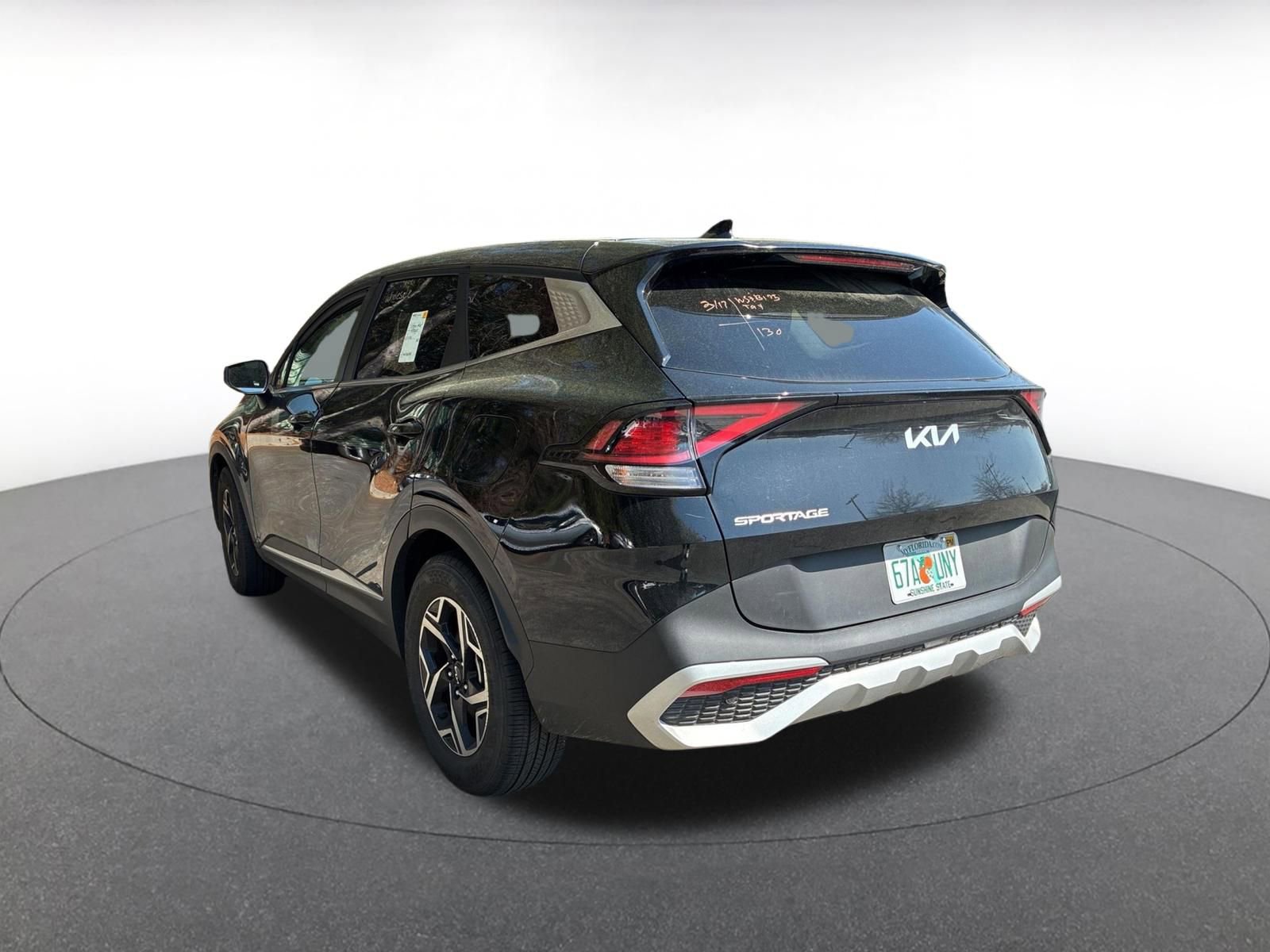 Used 2025 Kia Sportage LX image 5