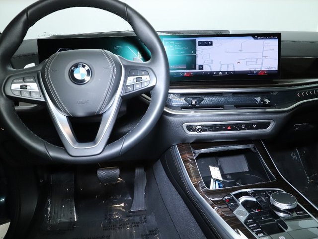 Used 2026 BMW X5 xDrive40i AWD/4WD image 32