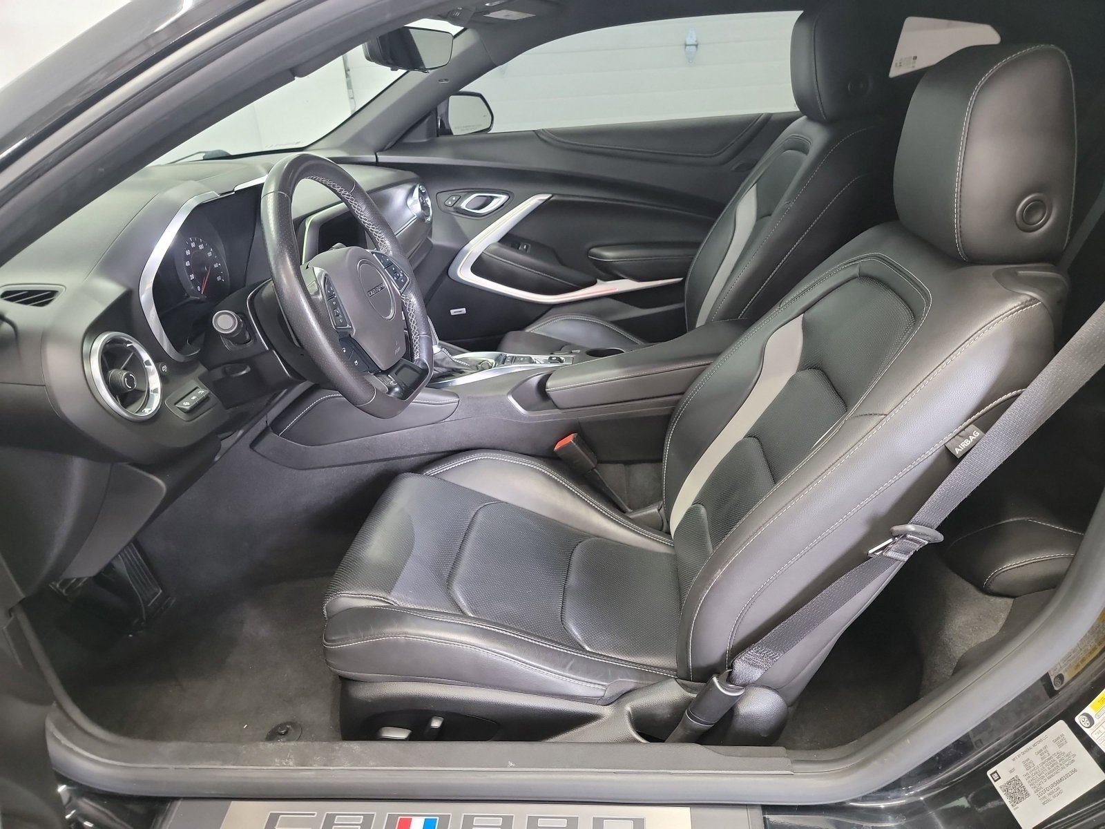 Used 2021 Chevrolet Camaro LT RWD image 12