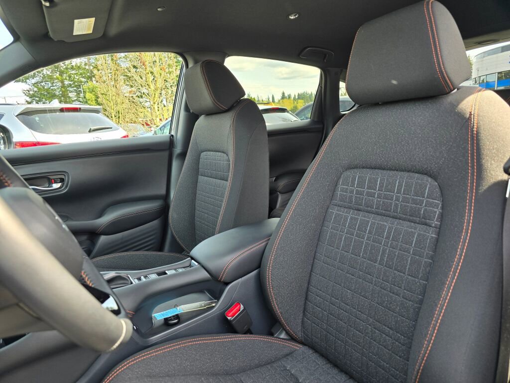 Certified 2025 Honda HR-V Sport image 4
