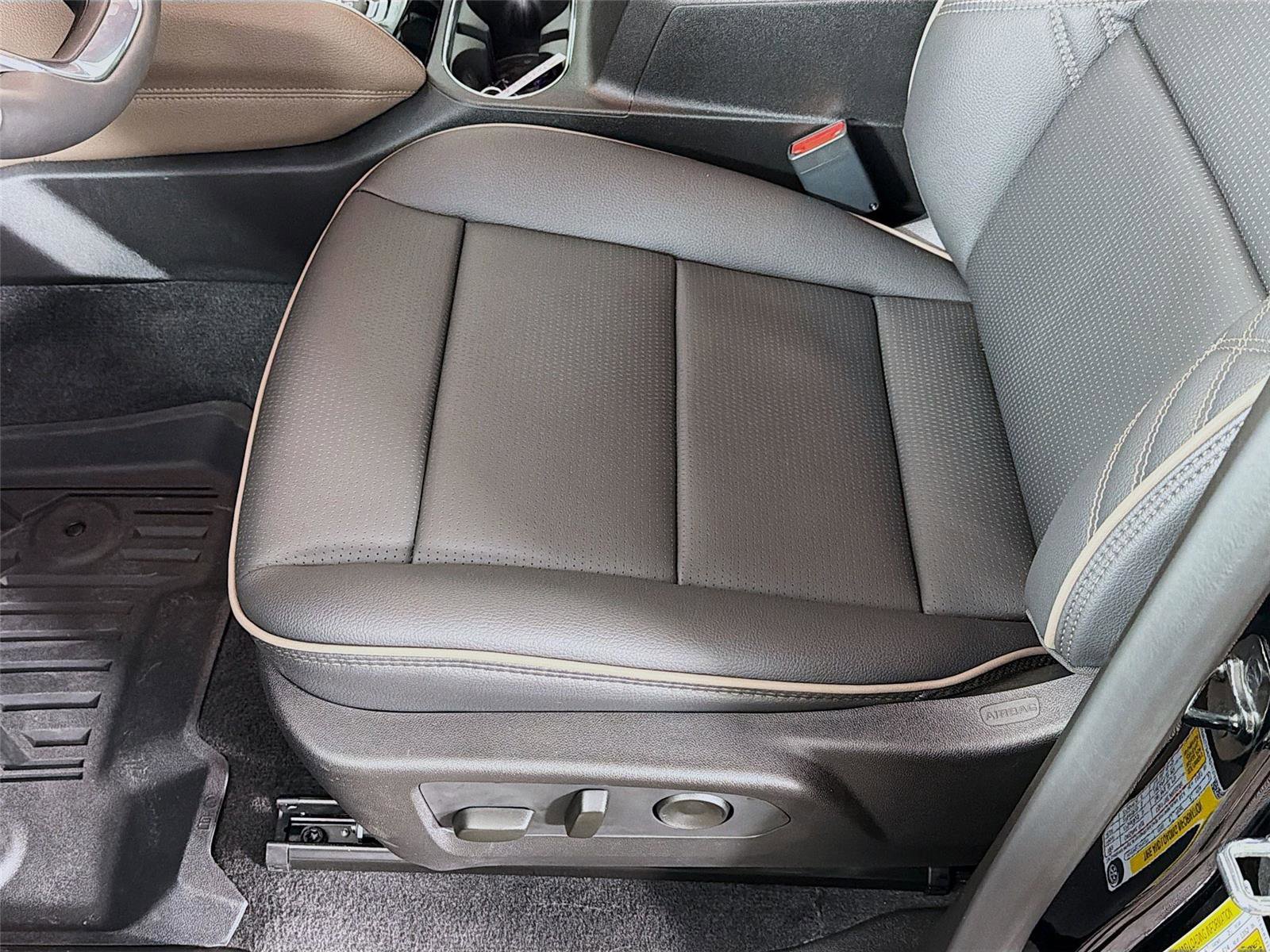 New 2026 GMC Canyon Denali w/ LPO, Denali Black Edition image 20