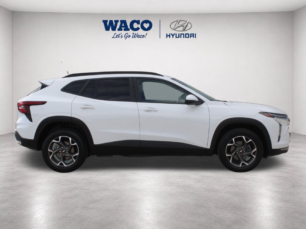 Used 2025 Chevrolet Trax LT w/ Driver Confidence Package FWD image 12
