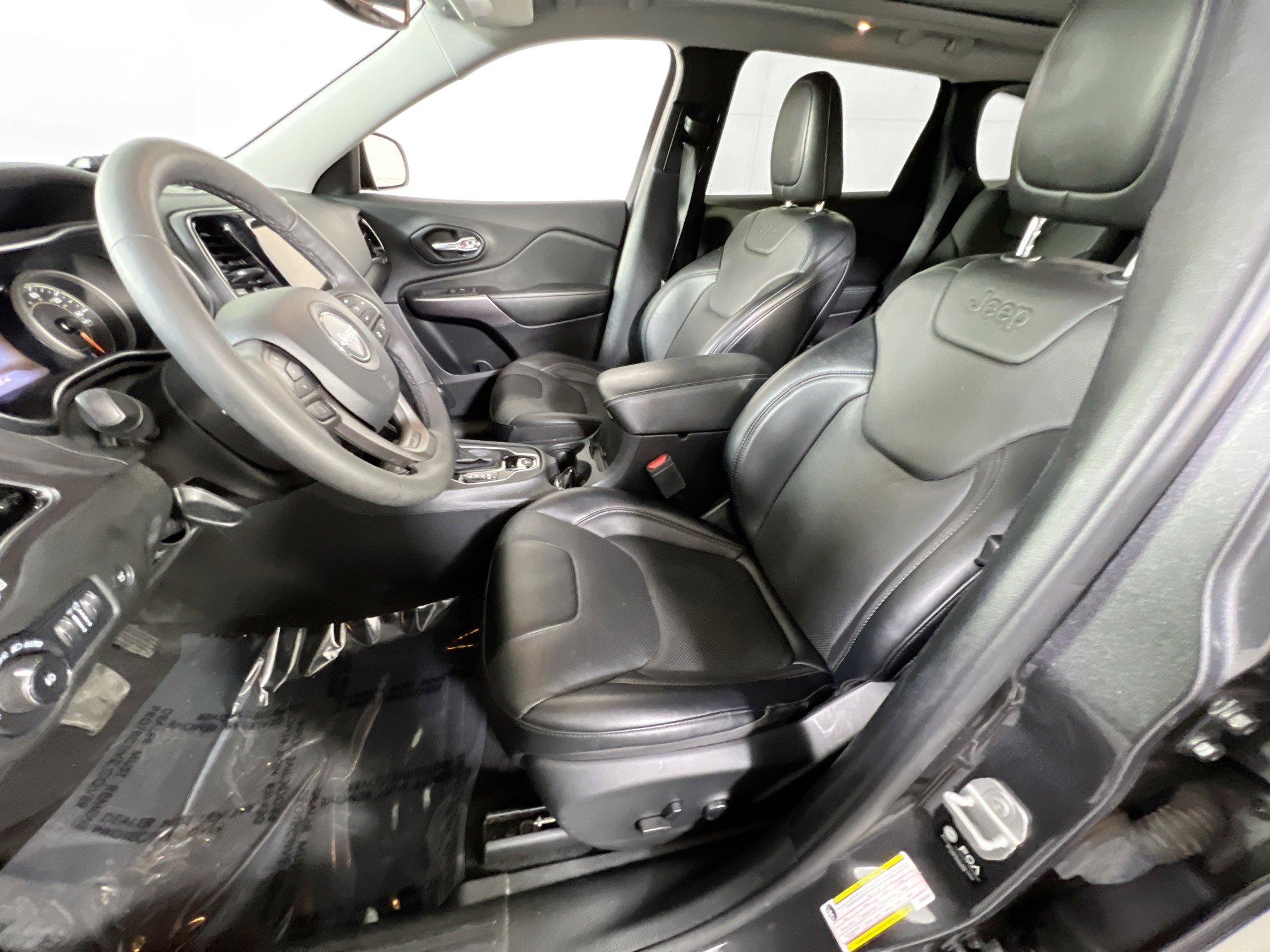 Used 2022 Jeep Cherokee Limited AWD/4WD image 20