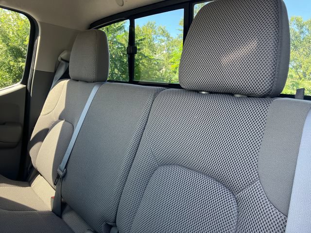 Used 2016 Nissan Frontier SV w/ SV Value Truck Package AWD/4WD image 10
