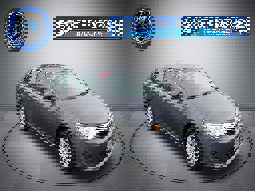 Used 2012 Toyota Camry LE image 2