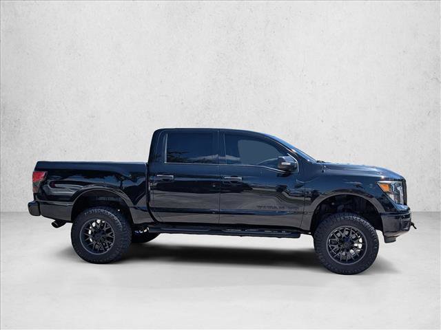 Used 2019 Nissan Titan SL w/ Midnight Edition AWD/4WD image 4