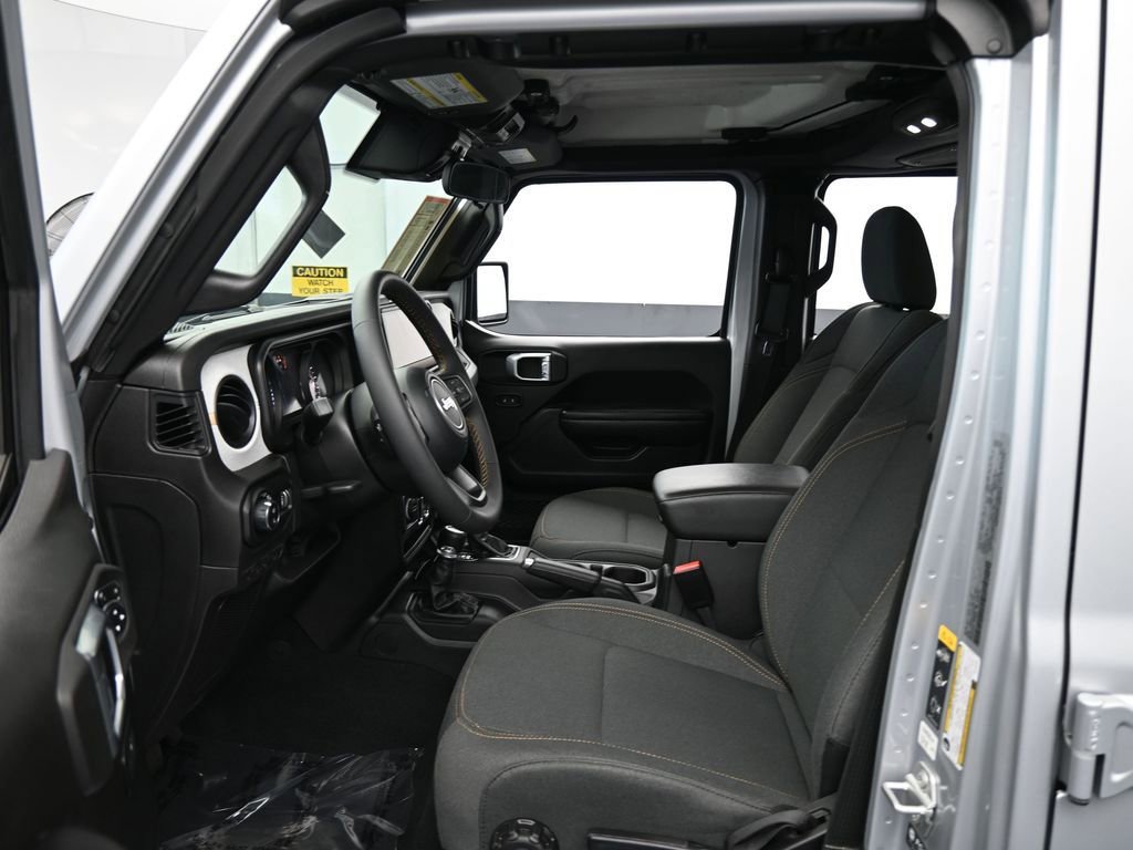 Used 2024 Jeep Gladiator Sport image 11