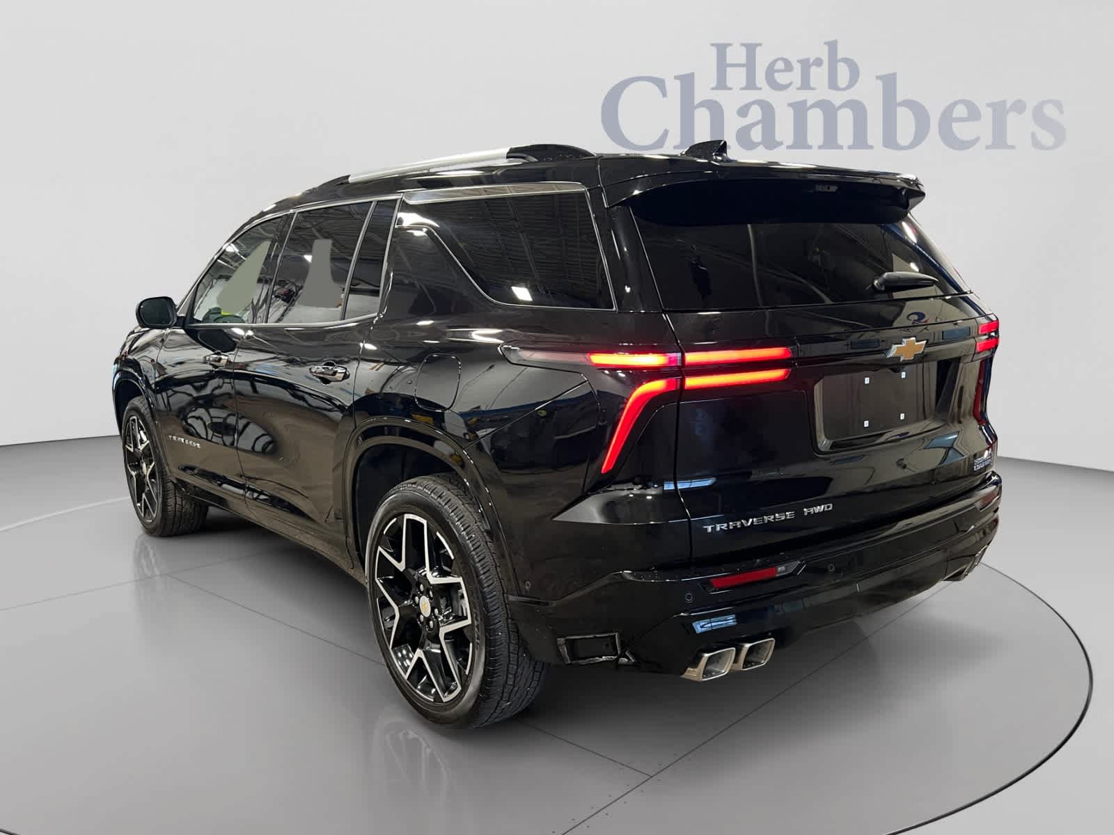 Used 2026 Chevrolet Traverse High Country w/ LPO, Floor Liner Package AWD/4WD image 3