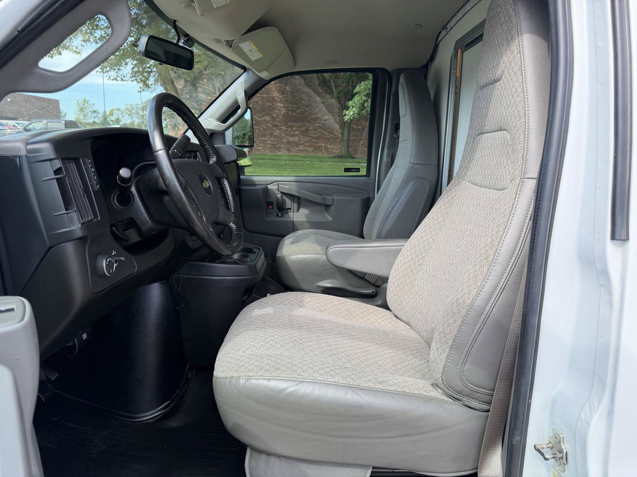 Used 2023 Chevrolet Express 3500 w/ Power Convenience Package RWD image 8