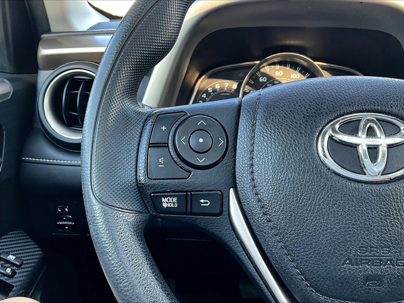 Used 2015 Toyota RAV4 XLE AWD/4WD image 10