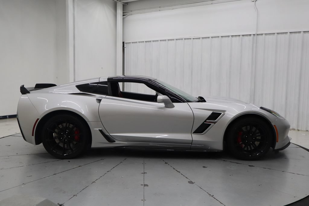 Used 2019 Chevrolet Corvette Grand Sport w/ Carbon Flash Badge Package RWD image 2
