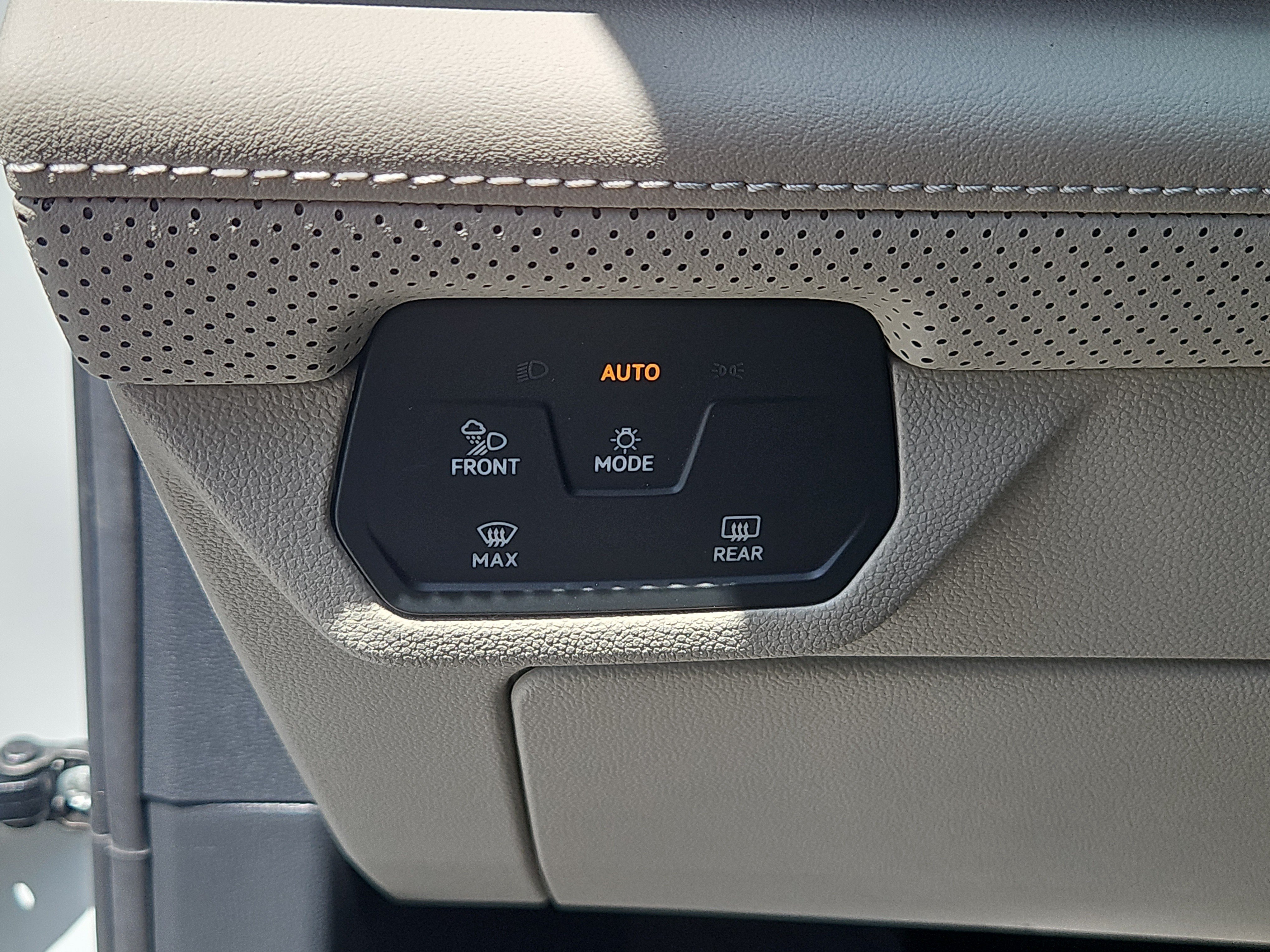 New 2026 Volkswagen Atlas SE AWD/4WD image 9