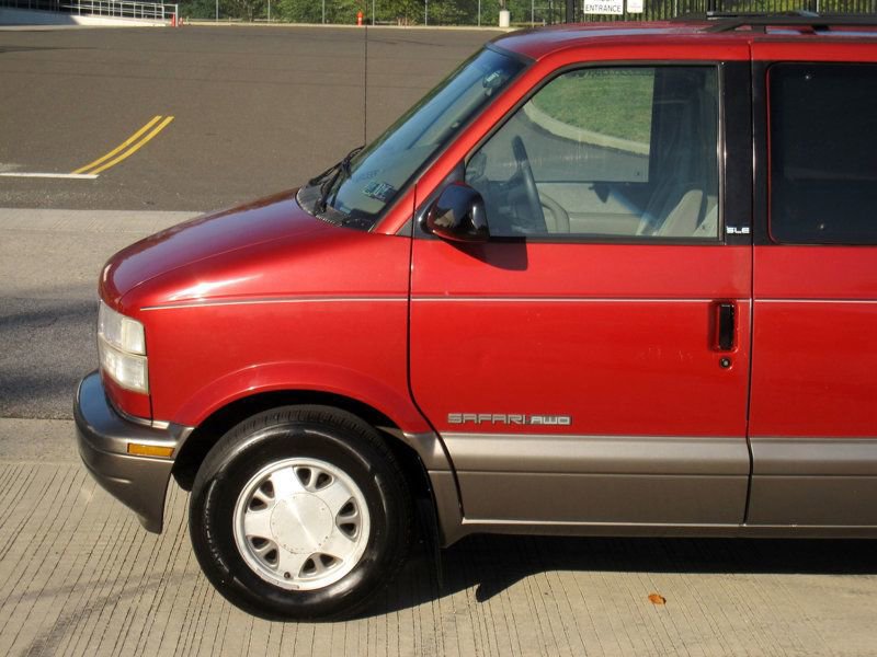 Used 1999 GMC Safari AWD image 7