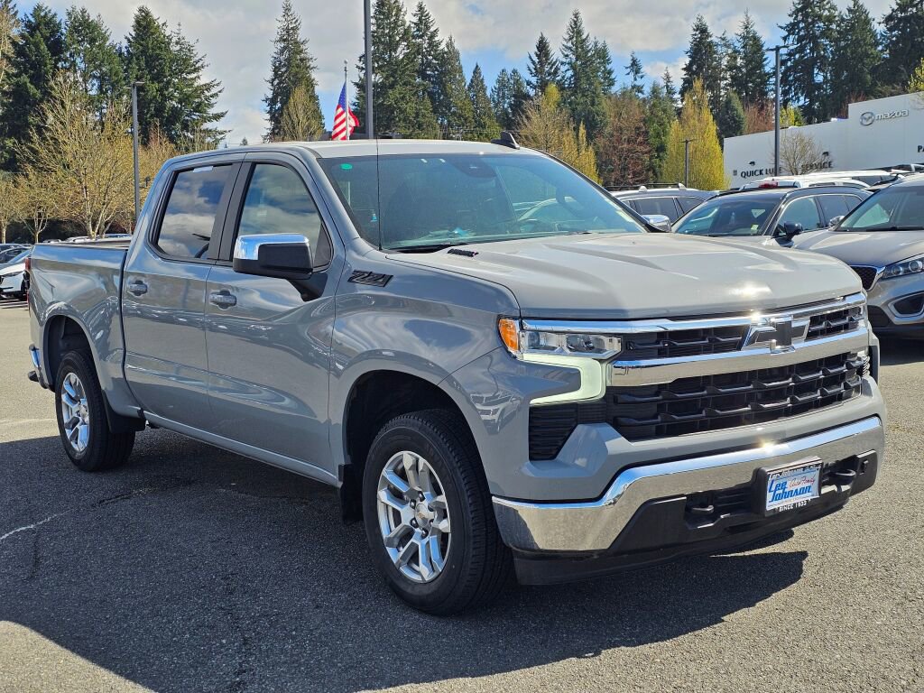 Used 2024 Chevrolet Silverado 1500 LT w/ Z71 Off-Road Package image 3